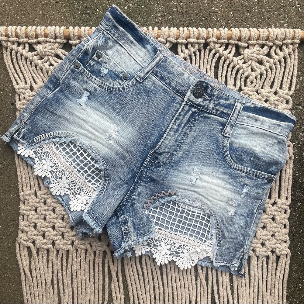 New Vanilla Star Hi-Rise Jean Shorts with Lace Juniors Size 3